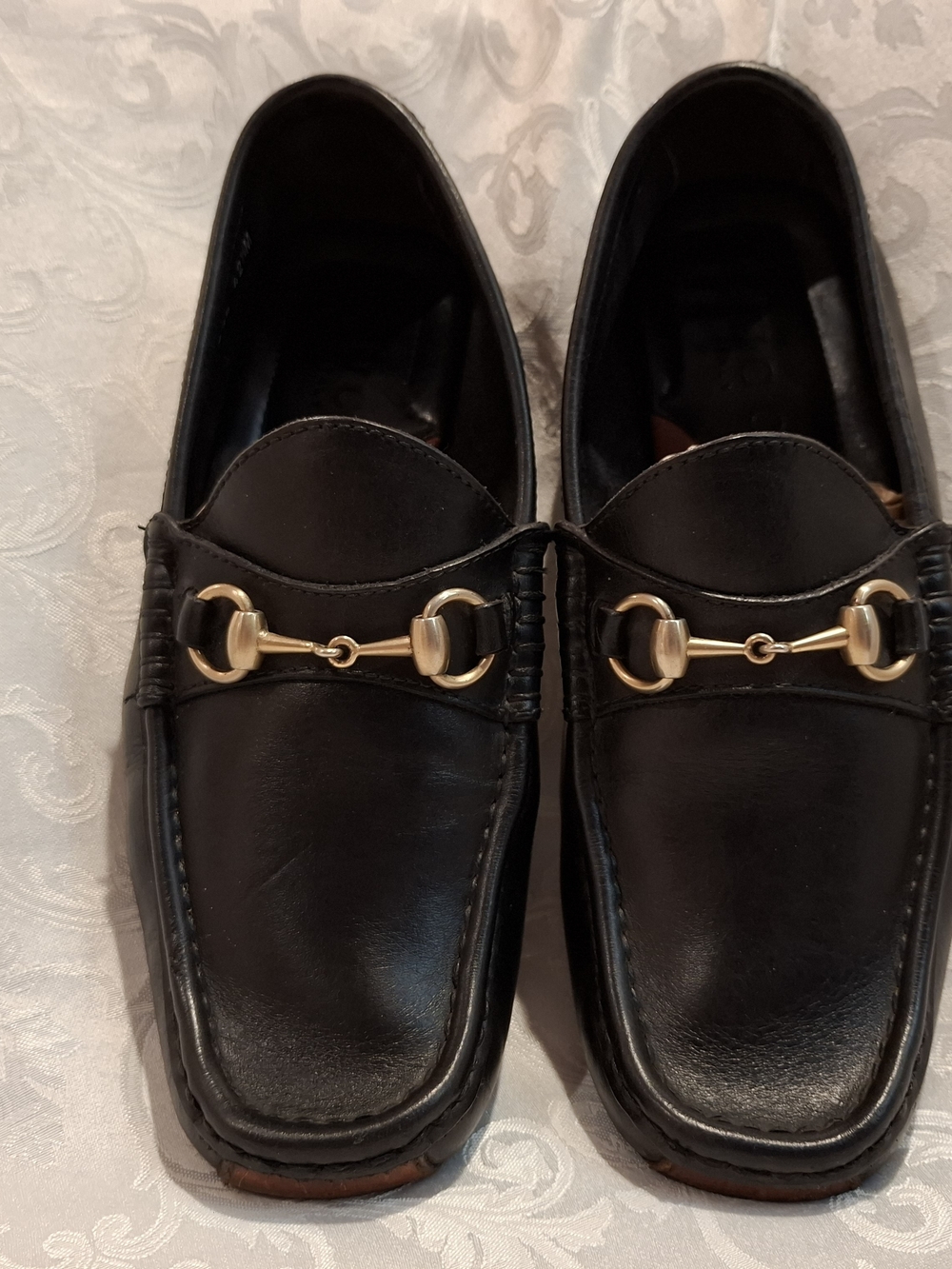 Gucci Black Leather Loafers with Gold Horsebit